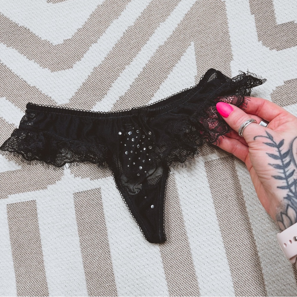 ❌SOLD❌ Y2K vs delicate rhinestone + frilly lace sexy little thing lingerie thong